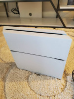 White pS4 2TB destiny Edition