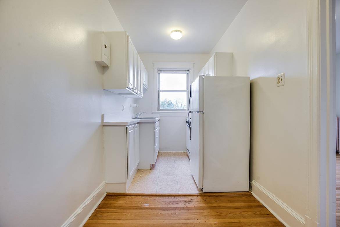 Plenty of space at 4115 Wisconsin! 1 bed/1 Bath, 648 Sq Ft