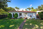 Coconut Grove Pool House 3 Bedroom 2 Bath