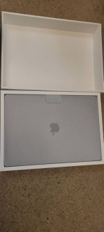 BNIB Macbook Pro M2 512gb 2022 Touchbar
