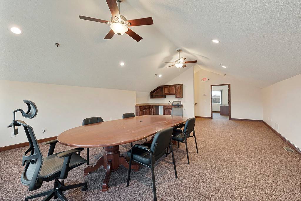 Office and reception area Lakeville $850 month reception w/offices
