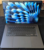 MacBook Air 15" M2 - 256GB SSD/8GB Memory - Midnight *PRISTINE*