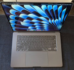 MacBook Air 15" M2 - 256GB SSD/8GB Memory - Midnight *PRISTINE*
