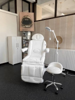 Stop! FIFTH AVE OFFICE SPACE