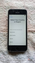 Pair of space gray iPhone 5 S - read the post .