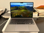 Like New Apple Macbook Air M2 13.6 in 256B SSD 8GB RAM