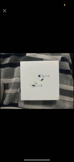 Real new apple airpods gen 3
