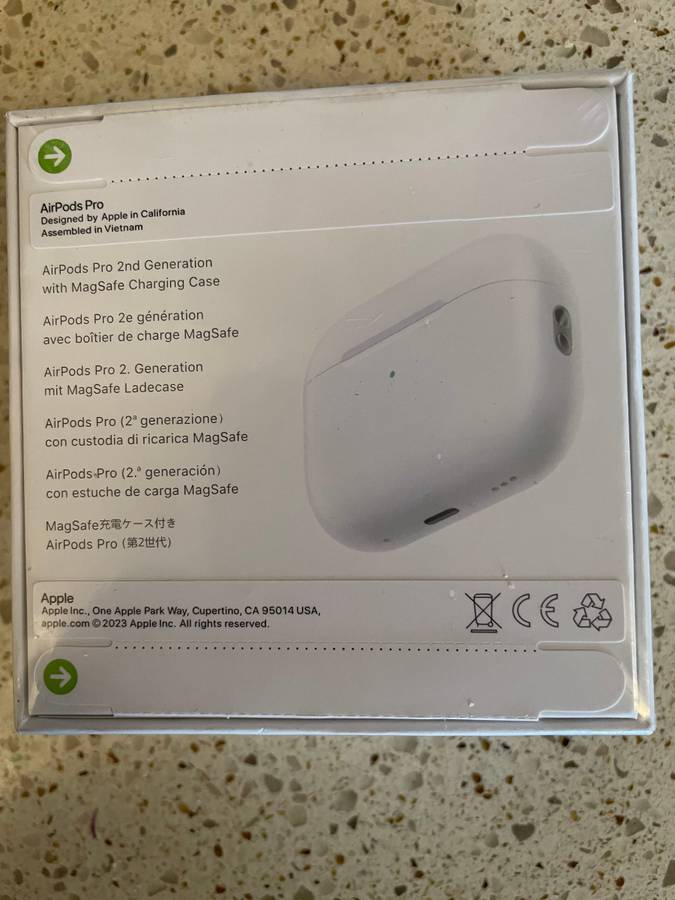 Airpods Pro 2 Noise cancelling, mag safe , New