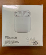 Apple AirPods with wireless charging case