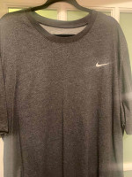 NIKE DRYFIT T-SHIRT BRAND NEW NEVER WORN