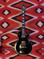Black Gibson Les Paul Custom