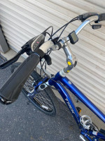 18” TREK Mountain Hybrid Upright Comfort Bike Shimano Flat Protection+