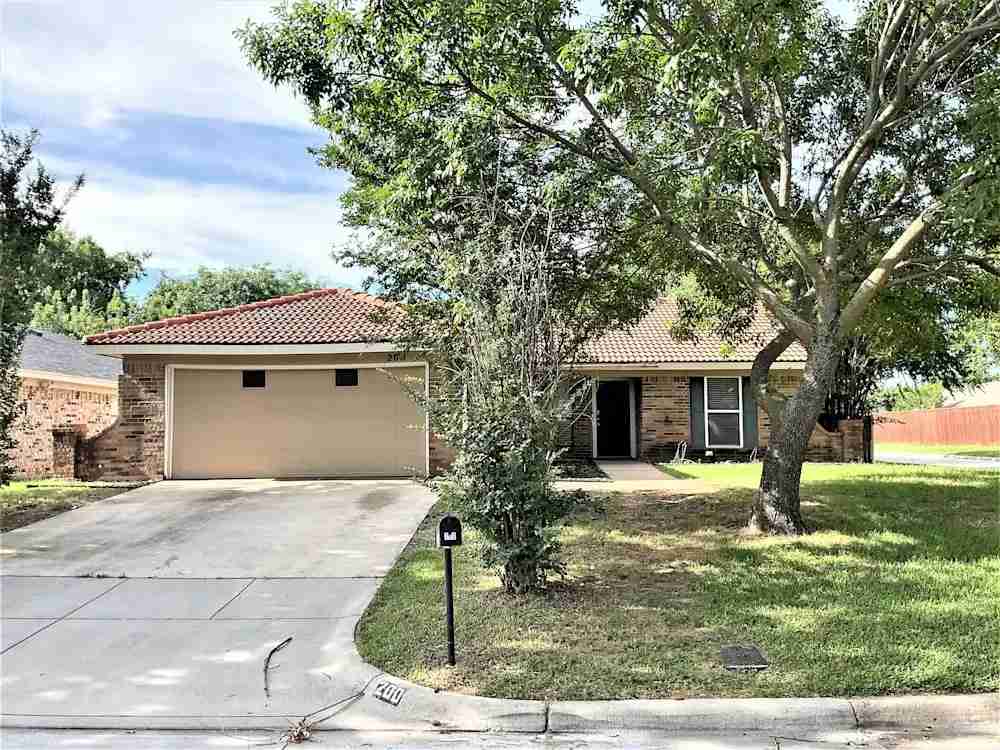 Beautiful Three bedroom Homr For Rent