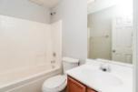 Single-family house with 3bedrooms and 2bathrooms for rent
