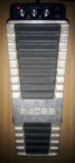 BOSS V-WAH Wah/Distortion pedal PW-10