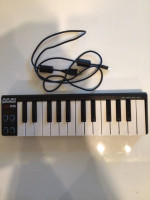 AKAI LPK25 MIDI Controller keyboard