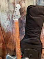 Fender Vintera Series 60’s Jazzmaster Ice Blue Metallic w/ Gig Bag