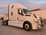 2018 Freightliner Cascadia CA126 truck for private sale, clean title, owner maintained with no accidents.