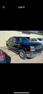 2003 Chevrolet Avalanche truck for sale, 125,000 miles, clean interior, minor rust, runs great