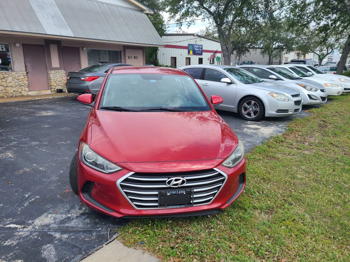 2017 Hyundai Elantra 122,000 mi