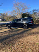 2016 Chevrolet Suburban 142,000 mi