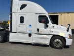2016 Freightliner Cascadia 125 sleeper truck with Detroit engine and automatic transmission, well-maintained and ready for use.