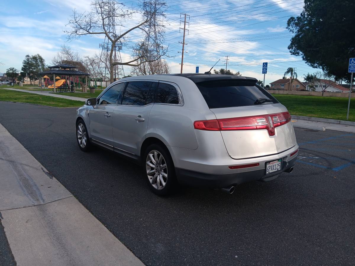 2010 Lincoln MKT 58,000 mi