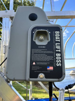 2020 Vibo 5000lb boat lift