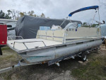 1985 18' Pontoon Boat. Aluminum Deck