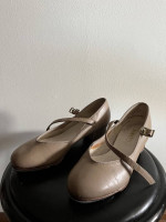 Bailey's Tap leather tan color shoes size 3